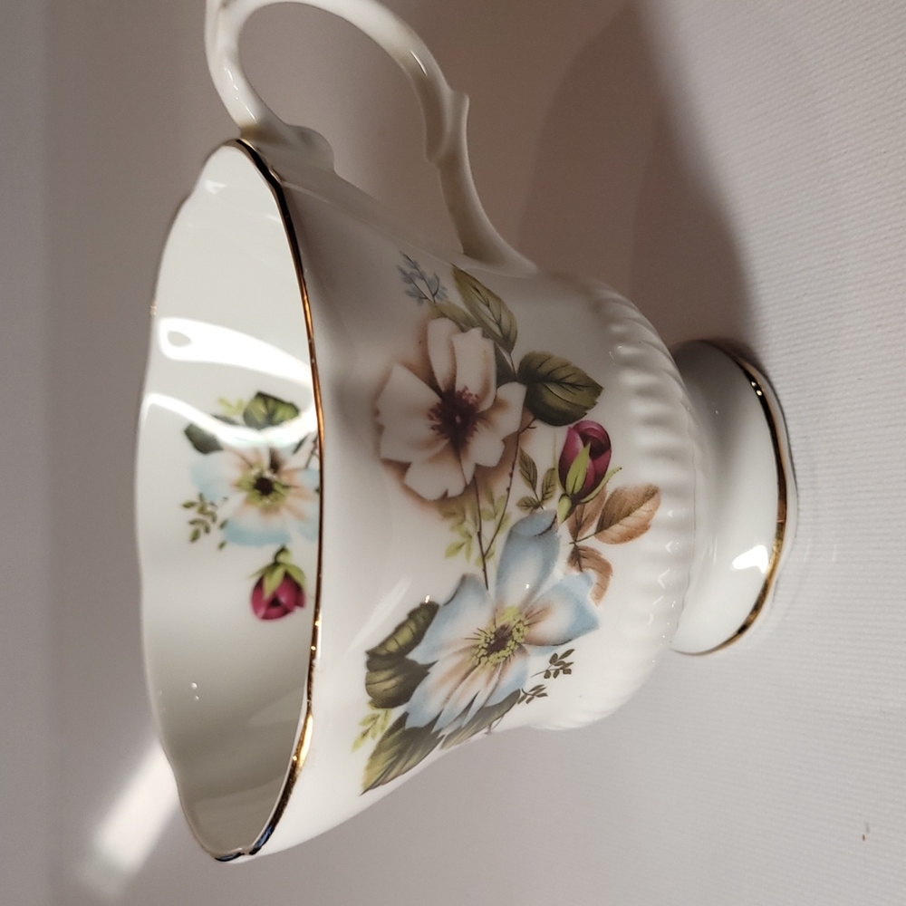 Royal Albert  bone China  teacup